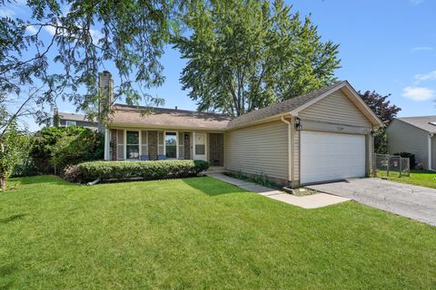 Photo of 351 Juniper Court, Carol Stream, IL 60188 (MLS # 12460198)