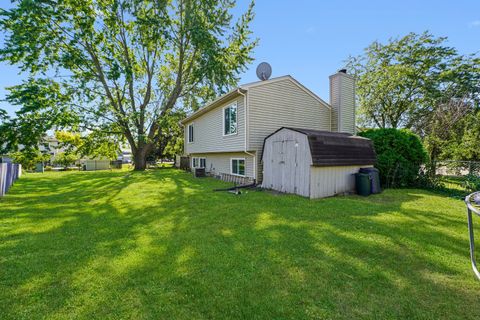 Tiny photo for 351 Juniper Court, Carol Stream, IL 60188 (MLS # 12460198)