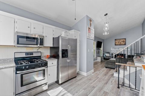 Tiny photo for 351 Juniper Court, Carol Stream, IL 60188 (MLS # 12460198)