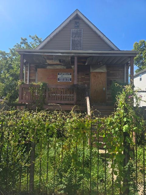 10310 S Hoxie Avenue Chicago IL 60617