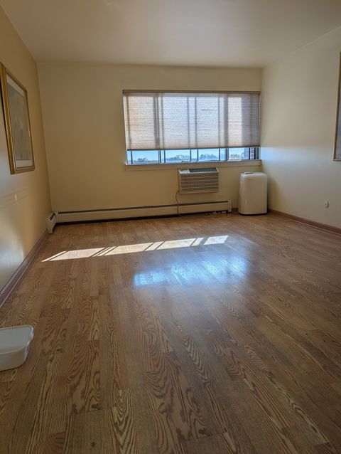 Tiny photo for 8444 W Wilson Avenue #407, Chicago, IL 60656 (MLS # 12557607)