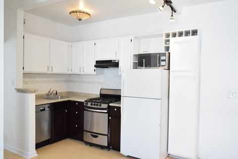 Tiny photo for 5135 S Kenwood Avenue #606, Chicago, IL 60615 (MLS # 12615899)