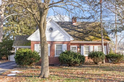 Photo of 345 Woodstock Avenue, Glen Ellyn, IL 60137 (MLS # 12538103)