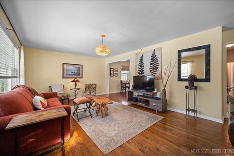 Tiny photo for 332 Evergreen Drive, Batavia, IL 60510 (MLS # 12553738)