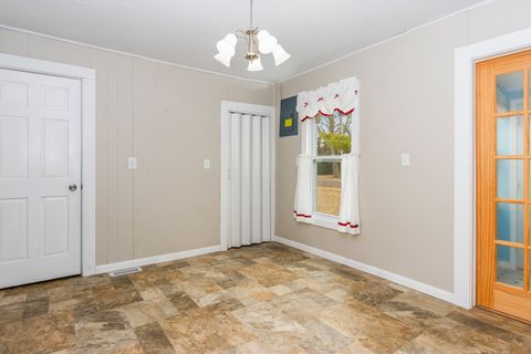 Tiny photo for 102 S Eastern Avenue, Minier, IL 61759 (MLS # 12582266)