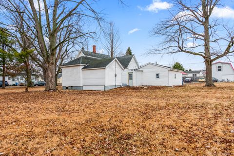 Tiny photo for 102 S Eastern Avenue, Minier, IL 61759 (MLS # 12582266)