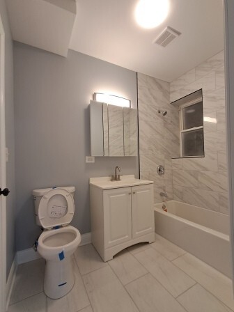 935 W Marquette Road