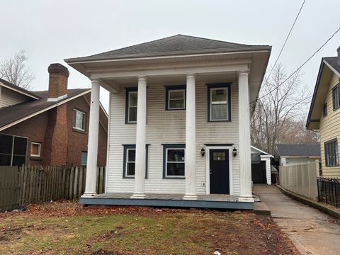 Photo of 706 John Street, Rockford, IL 61103 (MLS # 12544239)