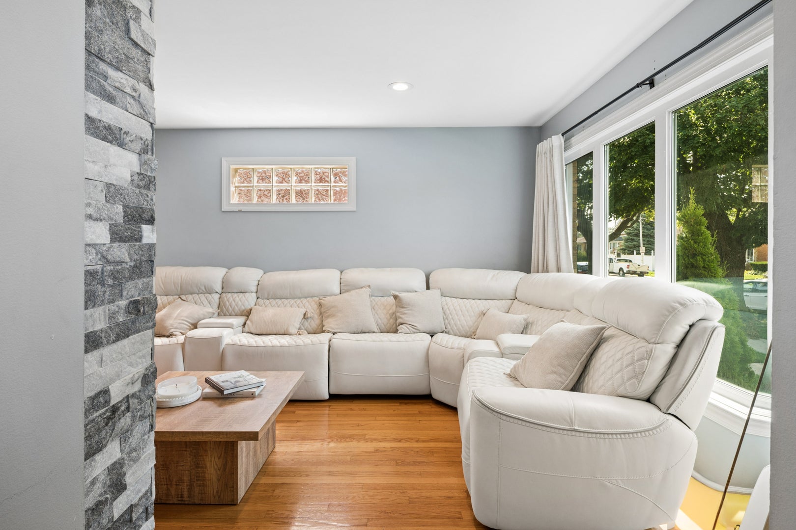 3738 W 83rd Place