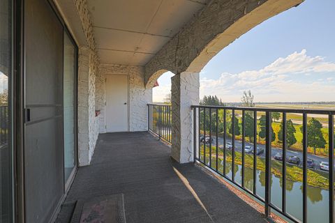 Tiny photo for 375 Plum Creek Drive #501, Wheeling, IL 60090 (MLS # 12483523)