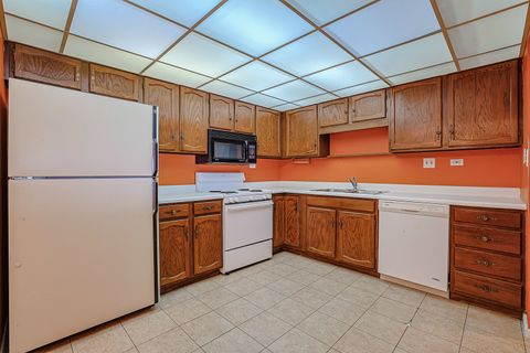 Tiny photo for 375 Plum Creek Drive #501, Wheeling, IL 60090 (MLS # 12483523)