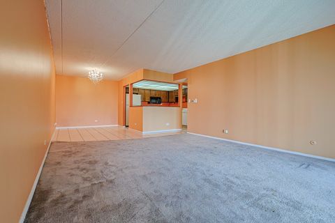 Tiny photo for 375 Plum Creek Drive #501, Wheeling, IL 60090 (MLS # 12483523)