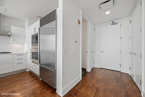 Tiny photo for 401 N Wabash Avenue #42E, Chicago, IL 60611 (MLS # 12497164)
