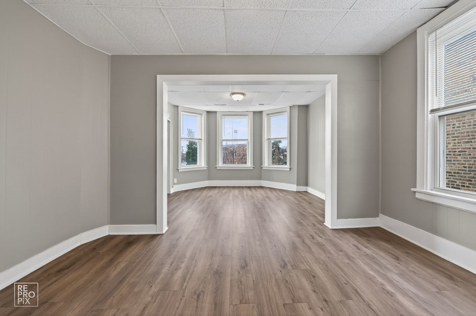 738 E marquette Road