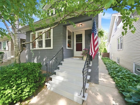 Tiny photo for 5733 N Marmora Avenue, Chicago, IL 60646 (MLS # 12663021)