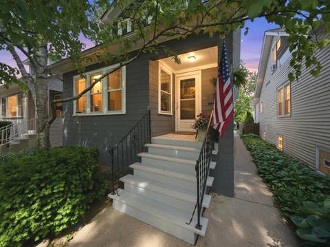 Photo of 5733 N Marmora Avenue, Chicago, IL 60646 (MLS # 12663021)