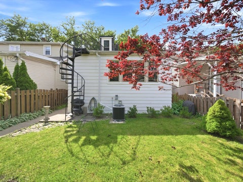 Tiny photo for 5733 N Marmora Avenue, Chicago, IL 60646 (MLS # 12663021)