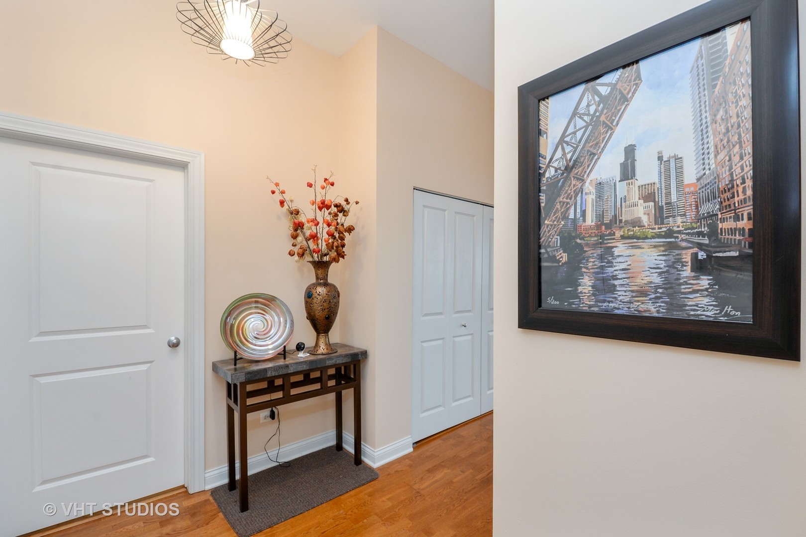 230 W DIVISION Street 902