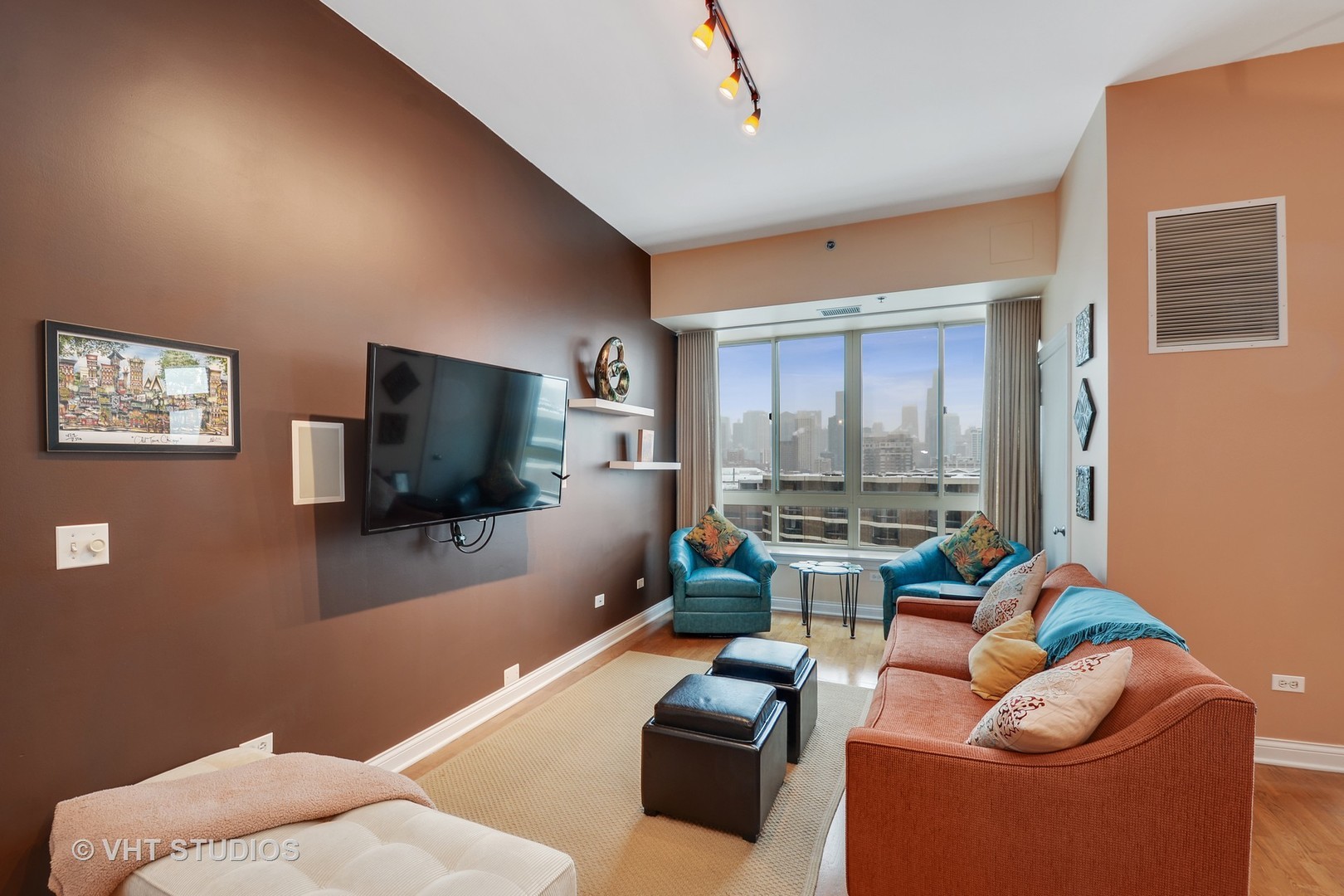 230 W DIVISION Street 902
