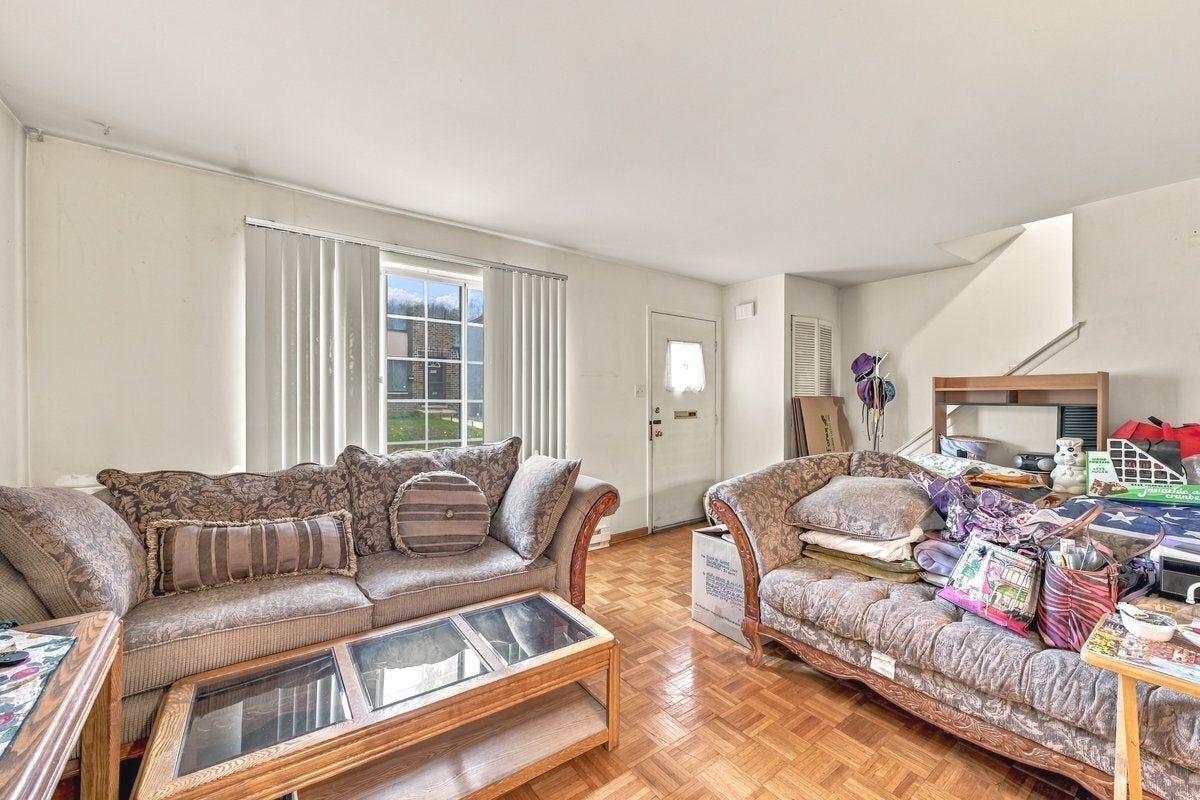 17W678 Kirkland Lane