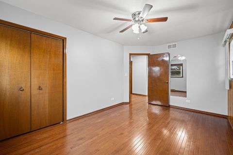 Tiny photo for 1008 S Beechwood Drive, Mount Prospect, IL 60056 (MLS # 12554489)