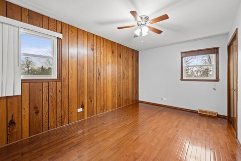 Tiny photo for 1008 S Beechwood Drive, Mount Prospect, IL 60056 (MLS # 12554489)