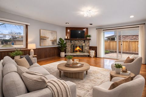 Tiny photo for 1008 S Beechwood Drive, Mount Prospect, IL 60056 (MLS # 12554489)