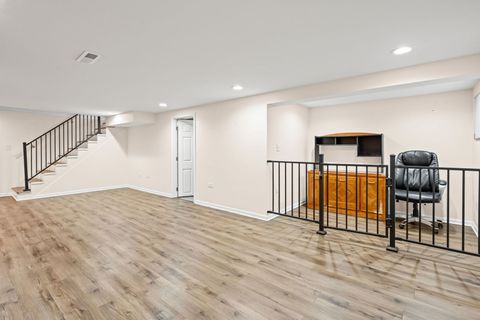 Tiny photo for 1008 S Beechwood Drive, Mount Prospect, IL 60056 (MLS # 12554489)