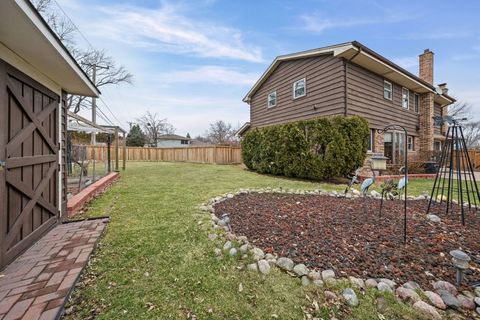 Tiny photo for 1008 S Beechwood Drive, Mount Prospect, IL 60056 (MLS # 12554489)