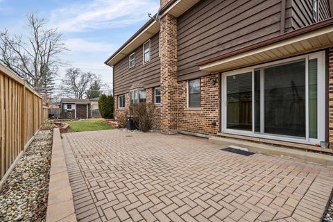 Tiny photo for 1008 S Beechwood Drive, Mount Prospect, IL 60056 (MLS # 12554489)