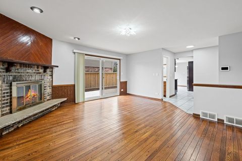 Tiny photo for 1008 S Beechwood Drive, Mount Prospect, IL 60056 (MLS # 12554489)