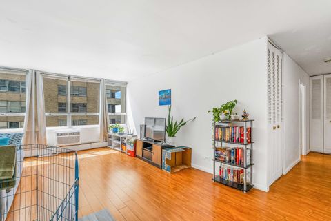 Tiny photo for 6171 N Sheridan Road #1804, Chicago, IL 60660 (MLS # 12559473)