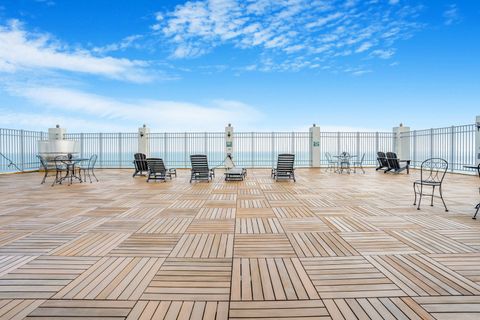 Tiny photo for 6171 N Sheridan Road #1804, Chicago, IL 60660 (MLS # 12559473)