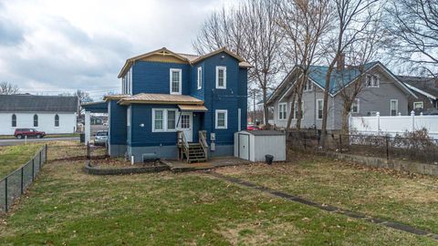 Tiny photo for 207 E 4th Street, Metropolis, IL 62960 (MLS # 100000351)