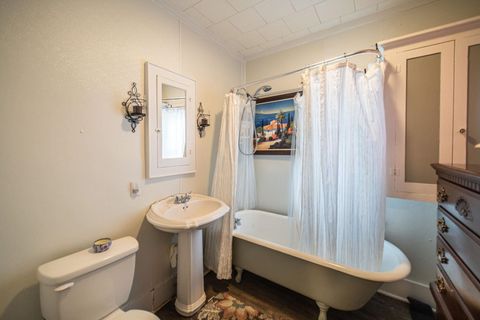 Tiny photo for 207 E 4th Street, Metropolis, IL 62960 (MLS # 100000351)