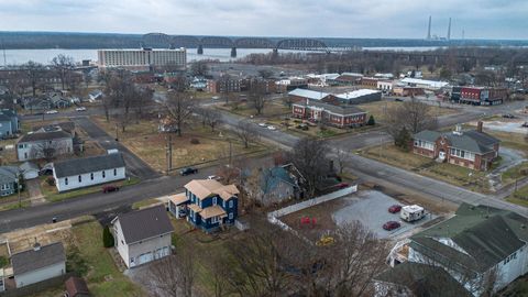 Tiny photo for 207 E 4th Street, Metropolis, IL 62960 (MLS # 100000351)