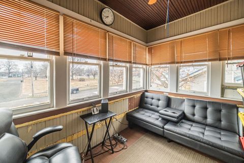 Tiny photo for 207 E 4th Street, Metropolis, IL 62960 (MLS # 100000351)