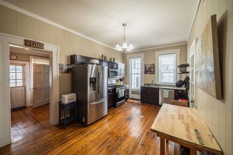 Tiny photo for 207 E 4th Street, Metropolis, IL 62960 (MLS # 100000351)