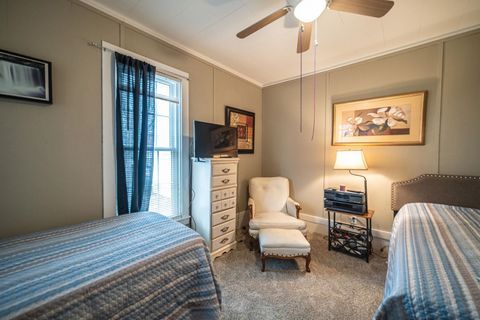 Tiny photo for 207 E 4th Street, Metropolis, IL 62960 (MLS # 100000351)