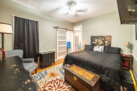 Tiny photo for 207 E 4th Street, Metropolis, IL 62960 (MLS # 100000351)