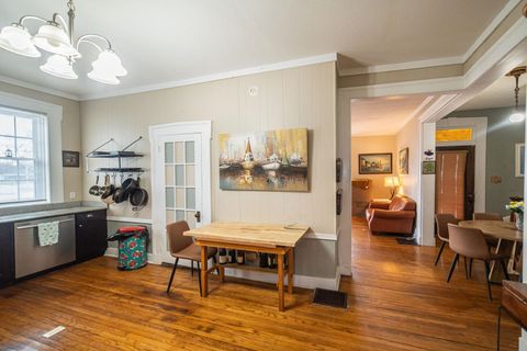 Tiny photo for 207 E 4th Street, Metropolis, IL 62960 (MLS # 100000351)