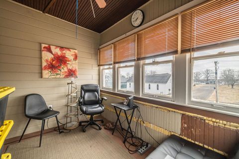 Tiny photo for 207 E 4th Street, Metropolis, IL 62960 (MLS # 100000351)