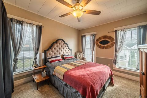 Tiny photo for 207 E 4th Street, Metropolis, IL 62960 (MLS # 100000351)