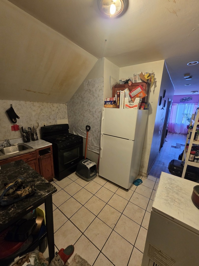 6342 S Parnell Avenue