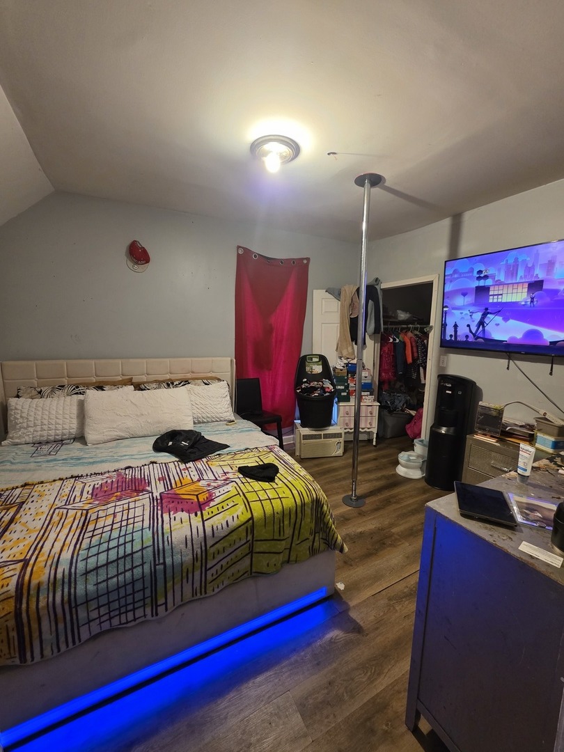 6342 S Parnell Avenue