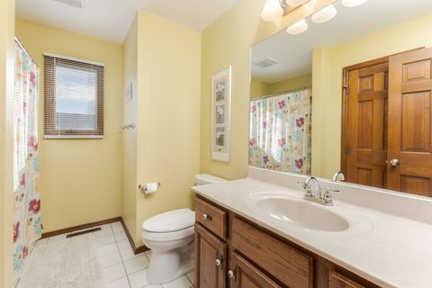 Tiny photo for 2813 Stonehurst Drive, Bloomington, IL 61704 (MLS # 12552634)