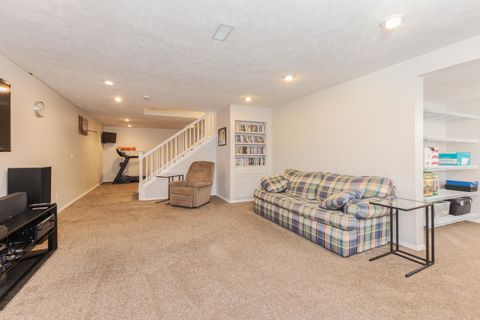 Tiny photo for 2813 Stonehurst Drive, Bloomington, IL 61704 (MLS # 12552634)