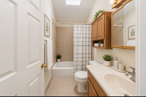 Tiny photo for 634 LE PARC Circle #634, Buffalo Grove, IL 60089 (MLS # 12684847)
