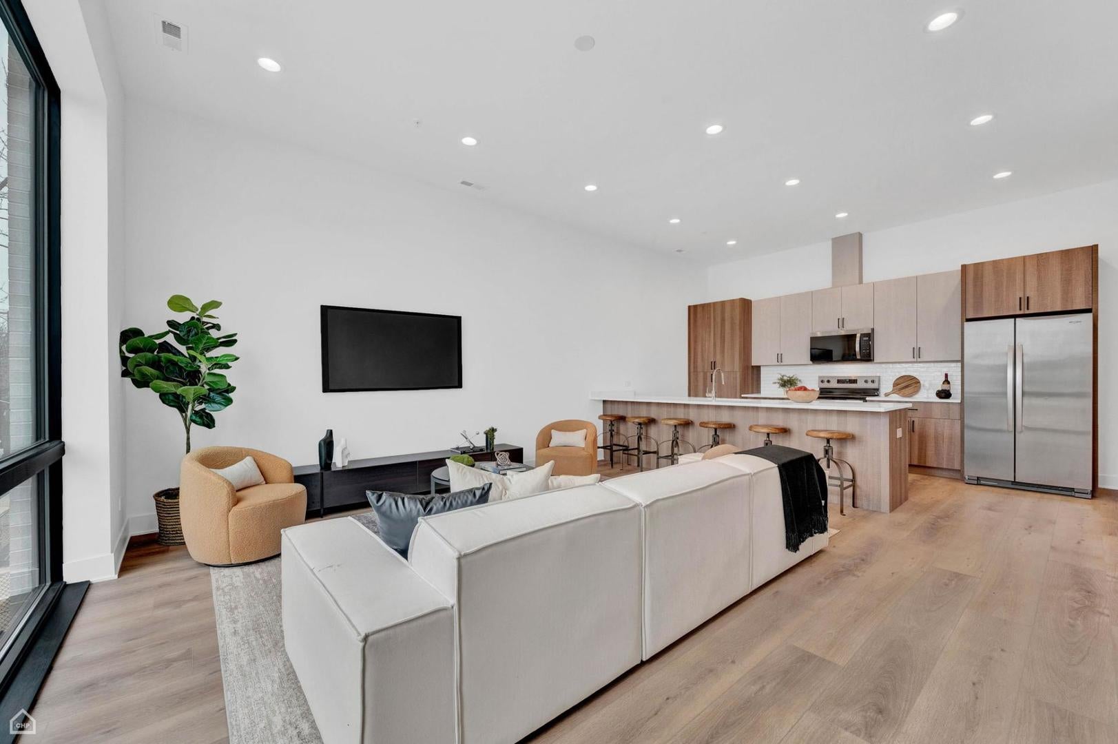 1625 W Hastings Street 101