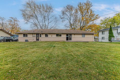 Tiny photo for 658 Illinois Boulevard, Hoffman Estates, IL 60169 (MLS # 12513700)